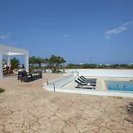 Villa Views Pram1 *
