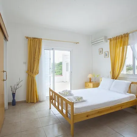 Βίλα Views Pram1 *